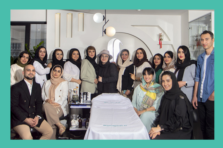 عکس 2 مرکز پوست بهار